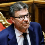 Giorgetti frena Orcel: "Operazione Unicredit-Bpm non concordata". Si valuta il golden power